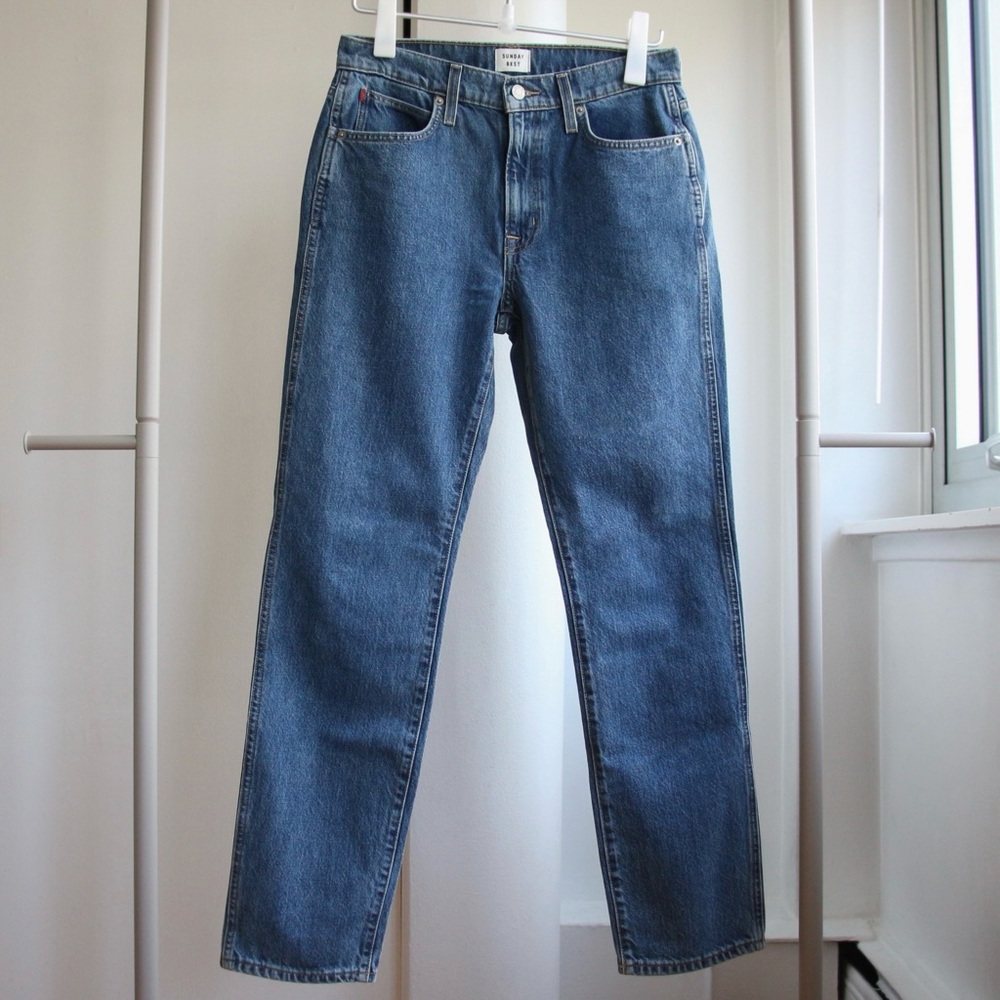 Aritzia Sunday Best Mid-Rise Straight Legged Denim